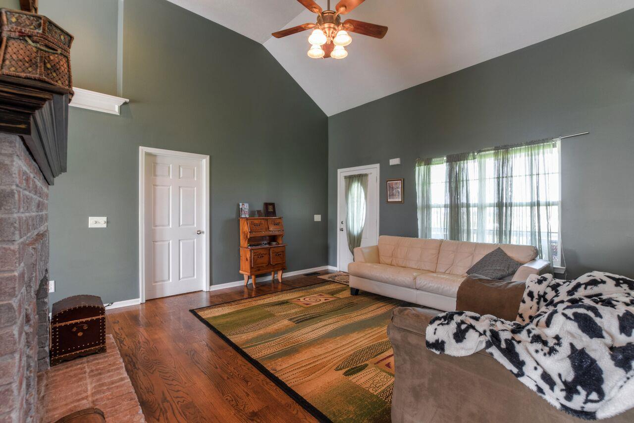 722 Lear Road Portland, TN 37148 - Photo 5 of 20 a living room with furniture and a large window