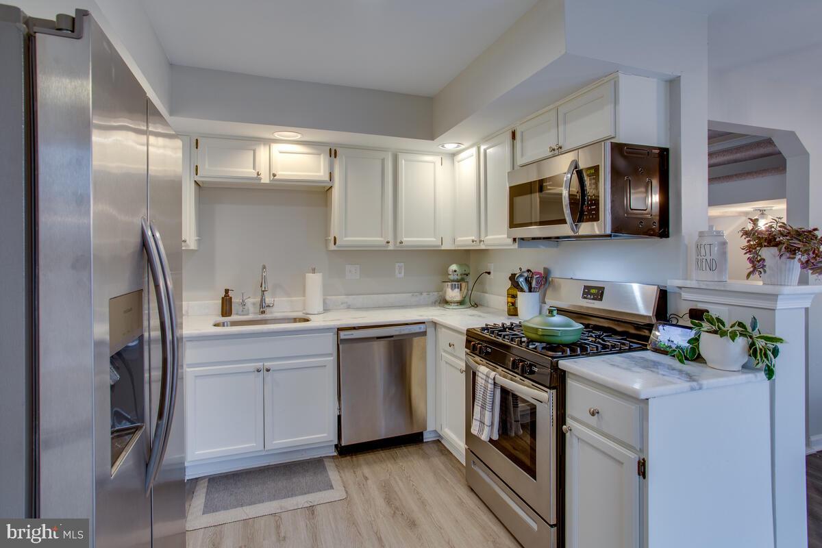2475 Warm Spring Way Odenton, MD 21113 - Photo 22 of 76 Stainless Steel Frigidaire appliances