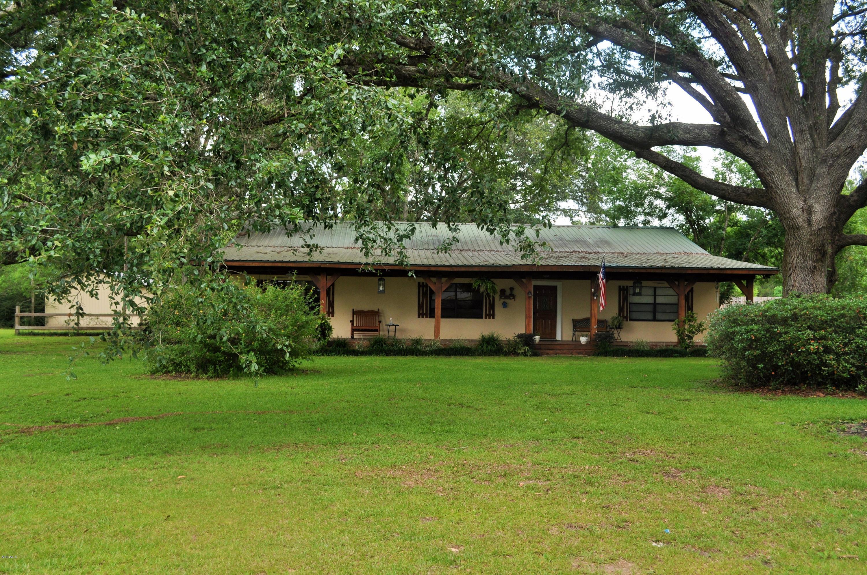 6301 Tolar Road Moss Point, MS 39562 - Photo 1 of 44 DSC_0772 (2)