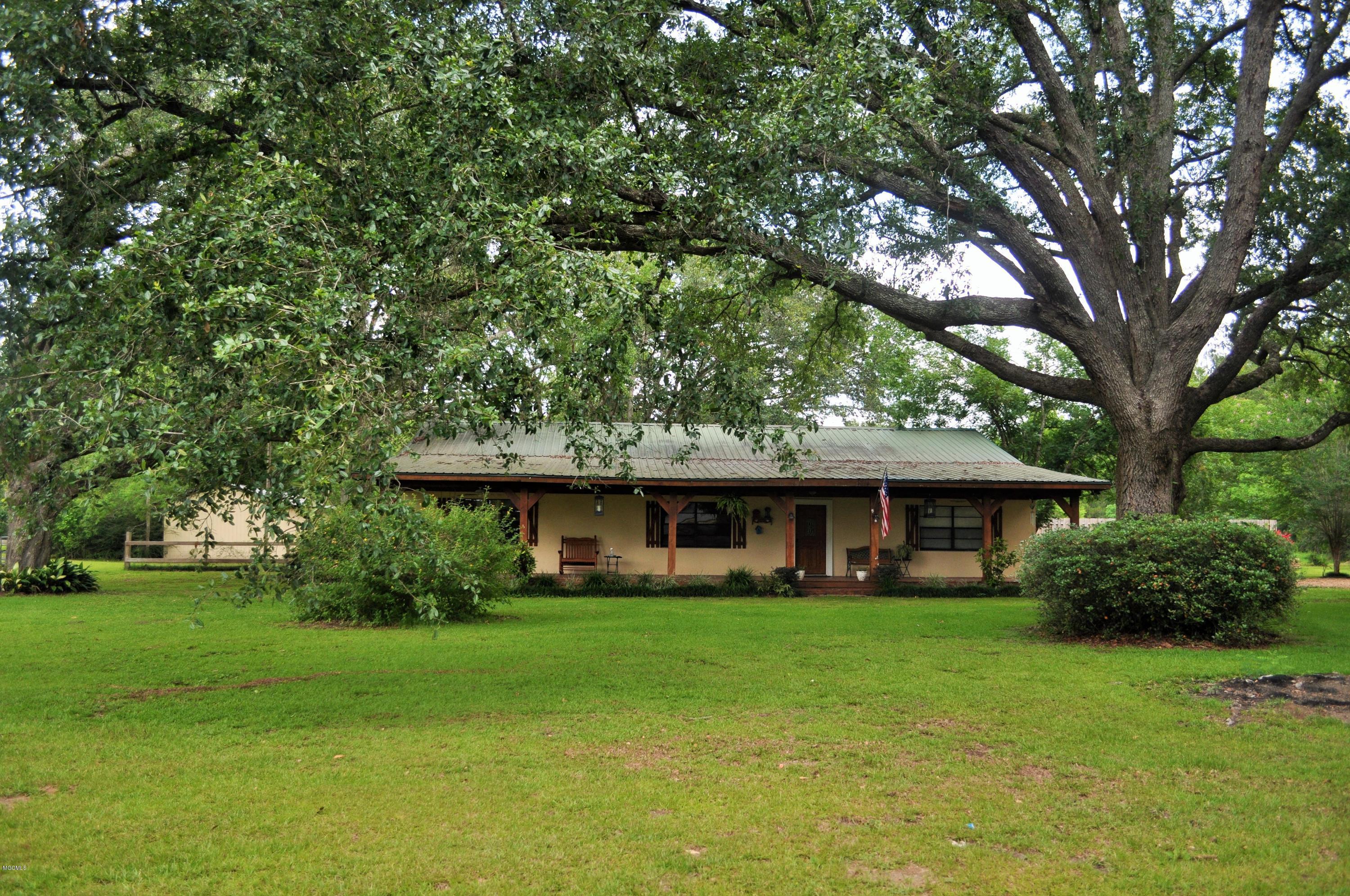 6301 Tolar Road Moss Point, MS 39562 - Photo 2 of 44 DSC_0773 (2)