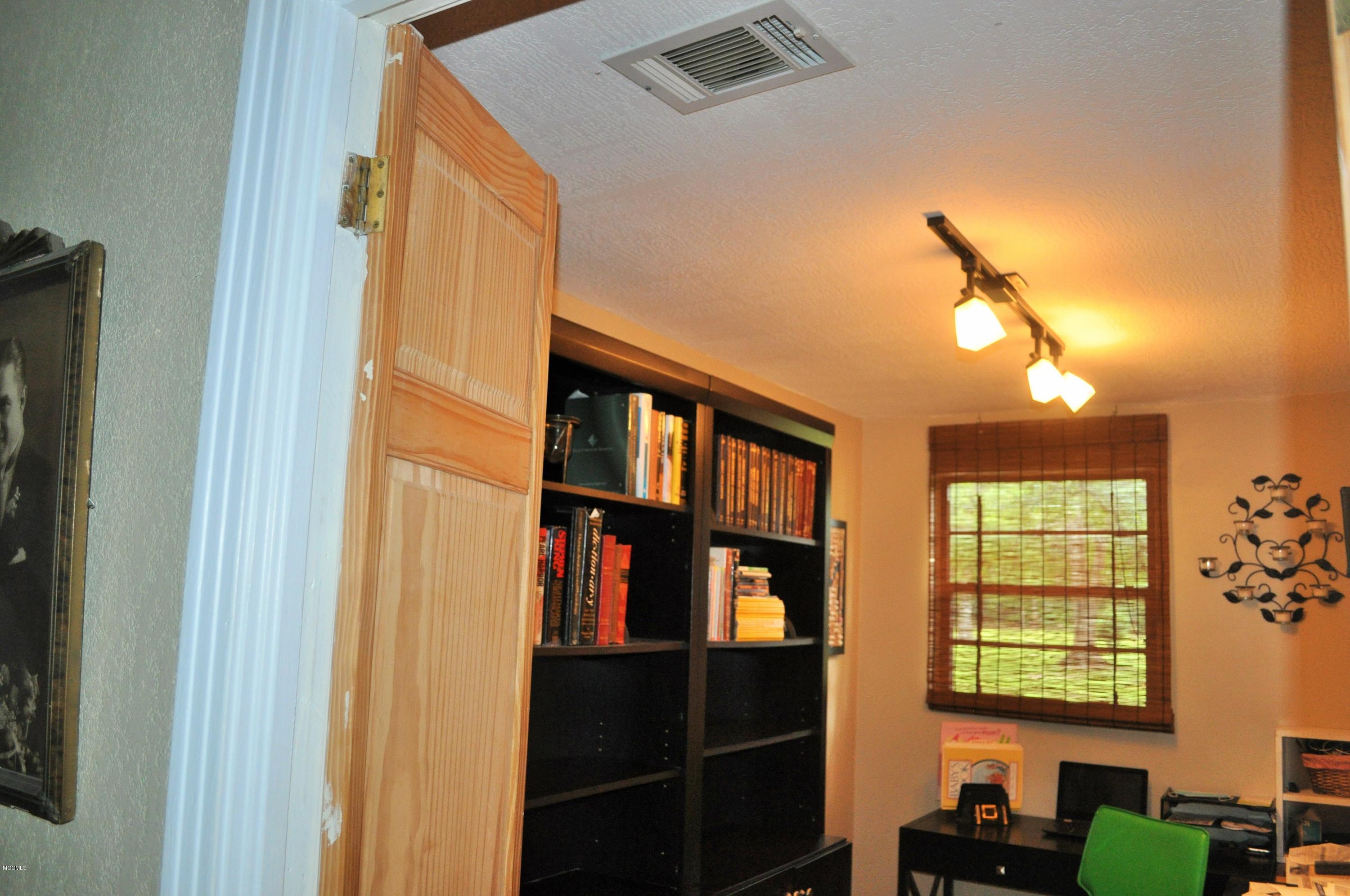 6301 Tolar Road Moss Point, MS 39562 - Photo 28 of 44 DSC_0798 (2)