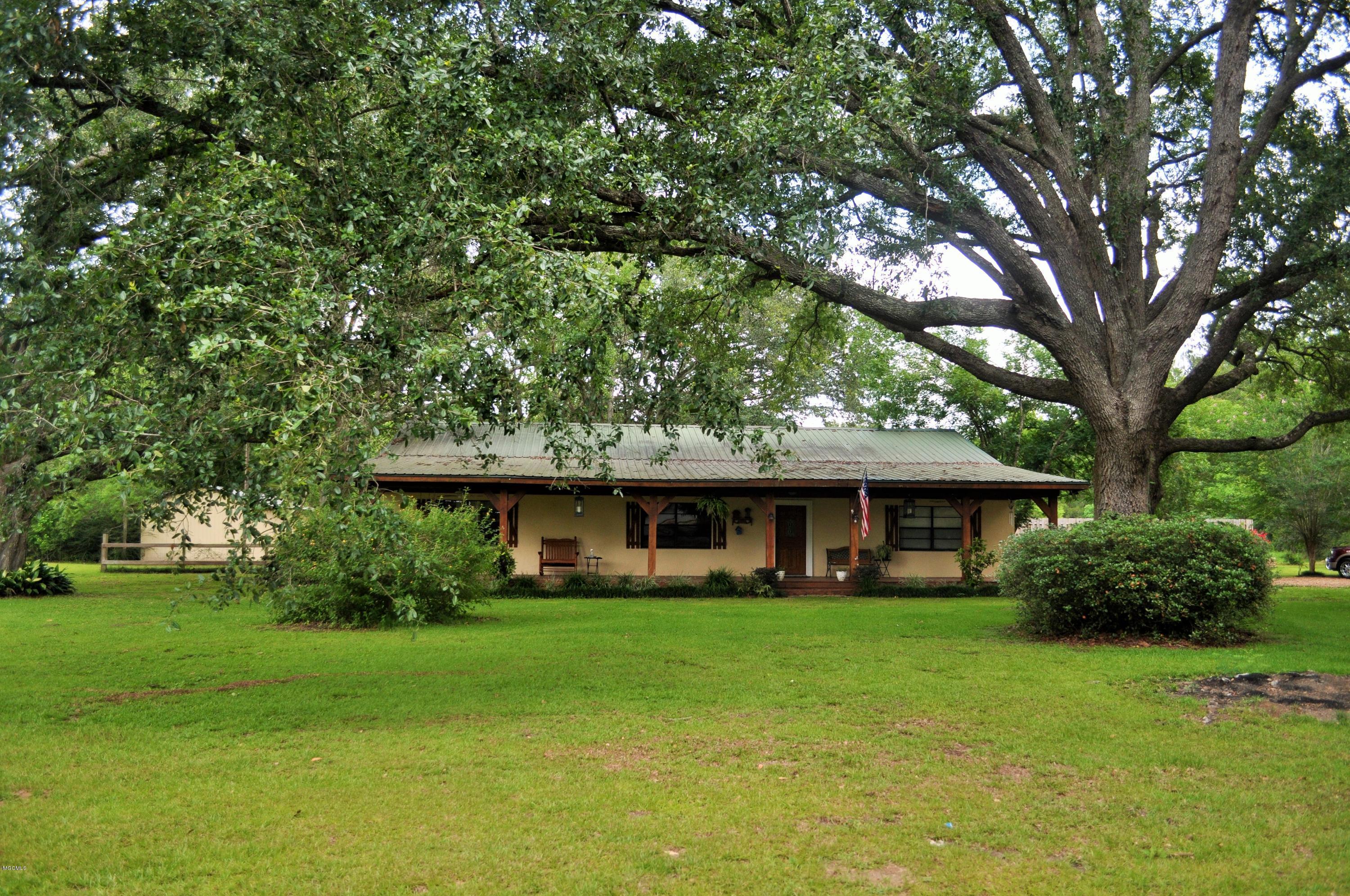 6301 Tolar Road Moss Point, MS 39562 - Photo 3 of 44 DSC_0774 (2)