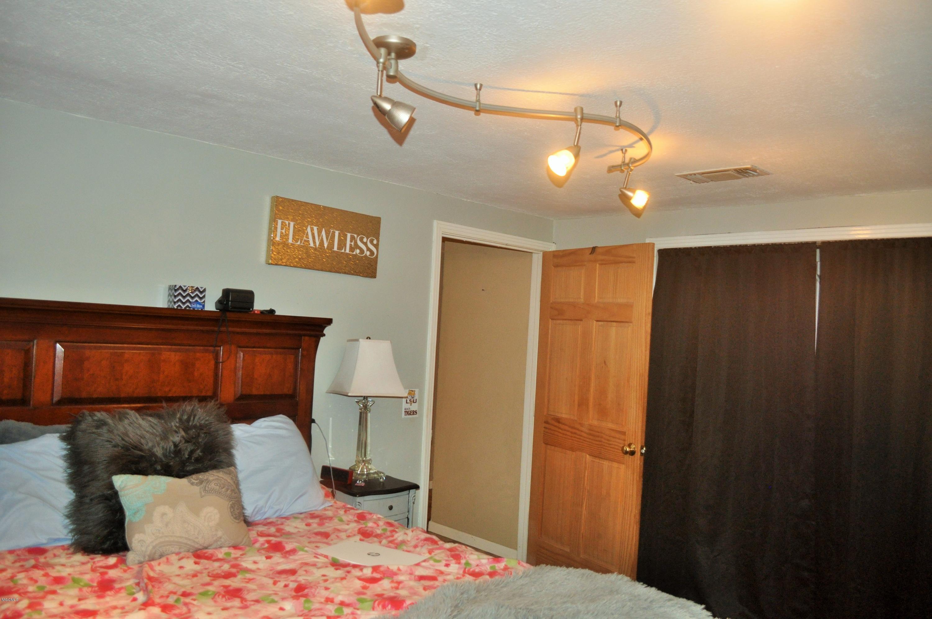 6301 Tolar Road Moss Point, MS 39562 - Photo 35 of 44 DSC_0818 (2)