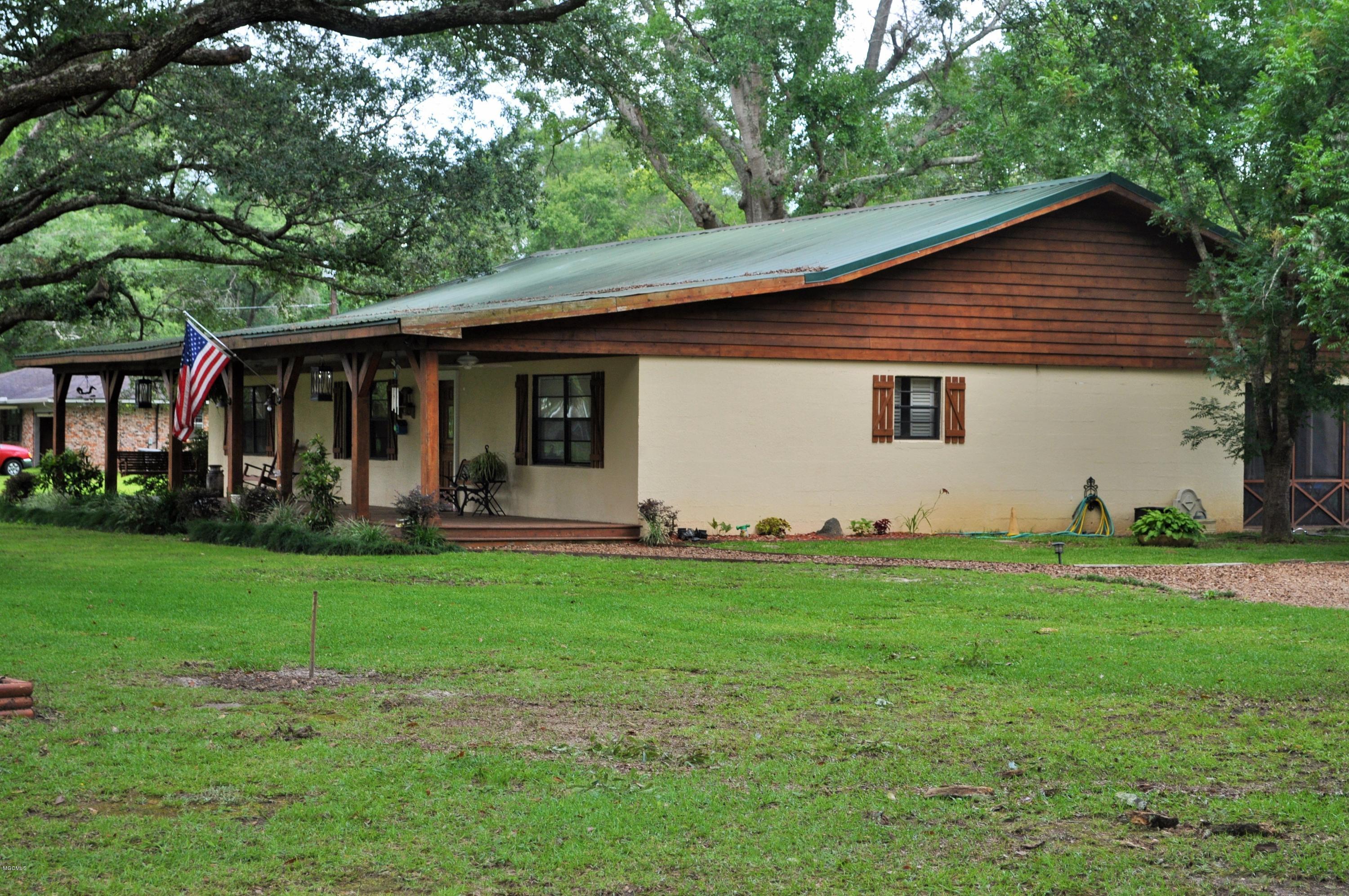6301 Tolar Road Moss Point, MS 39562 - Photo 4 of 44 DSC_0771 (2)