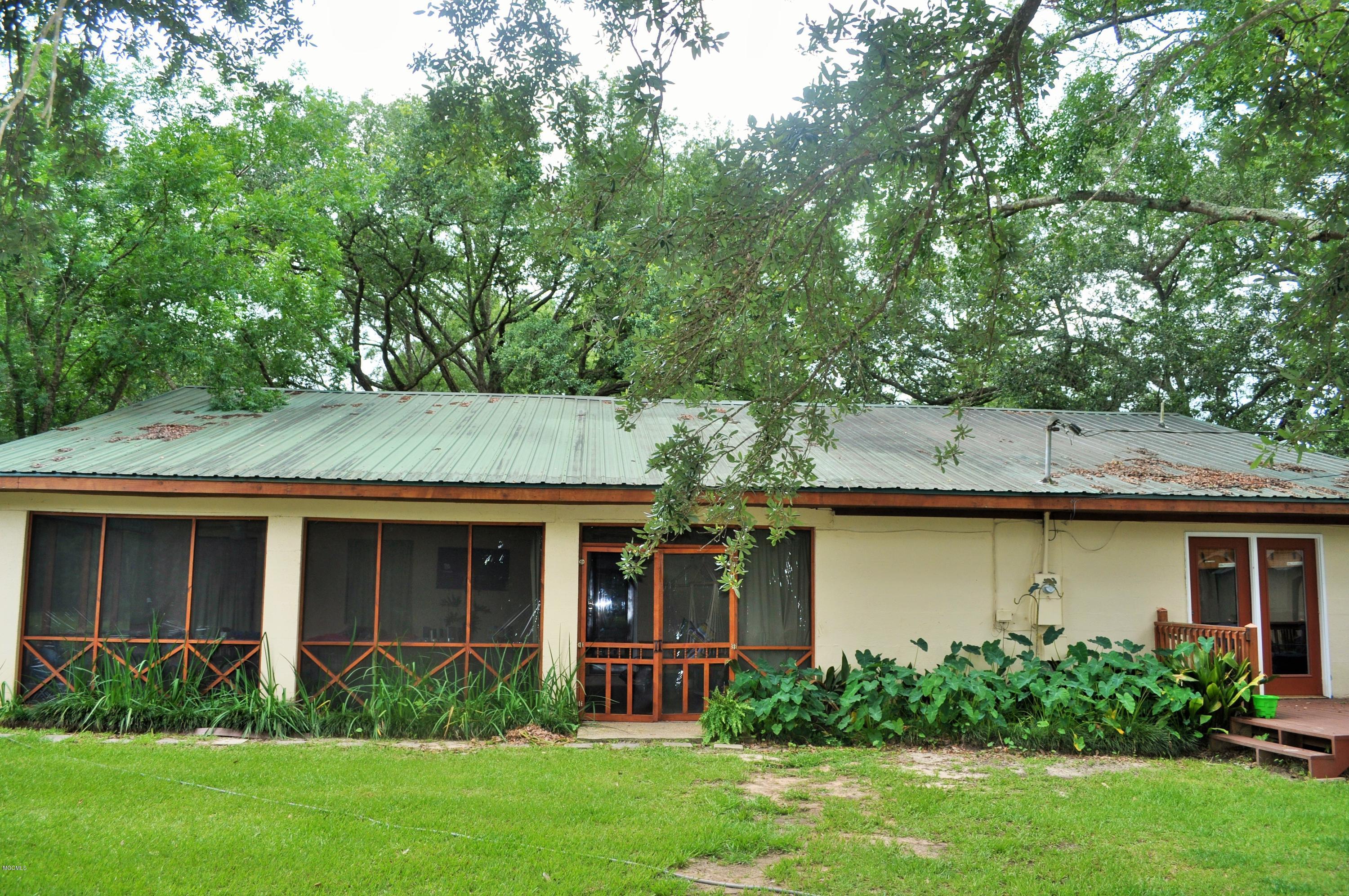 6301 Tolar Road Moss Point, MS 39562 - Photo 5 of 44 DSC_0780 (2)
