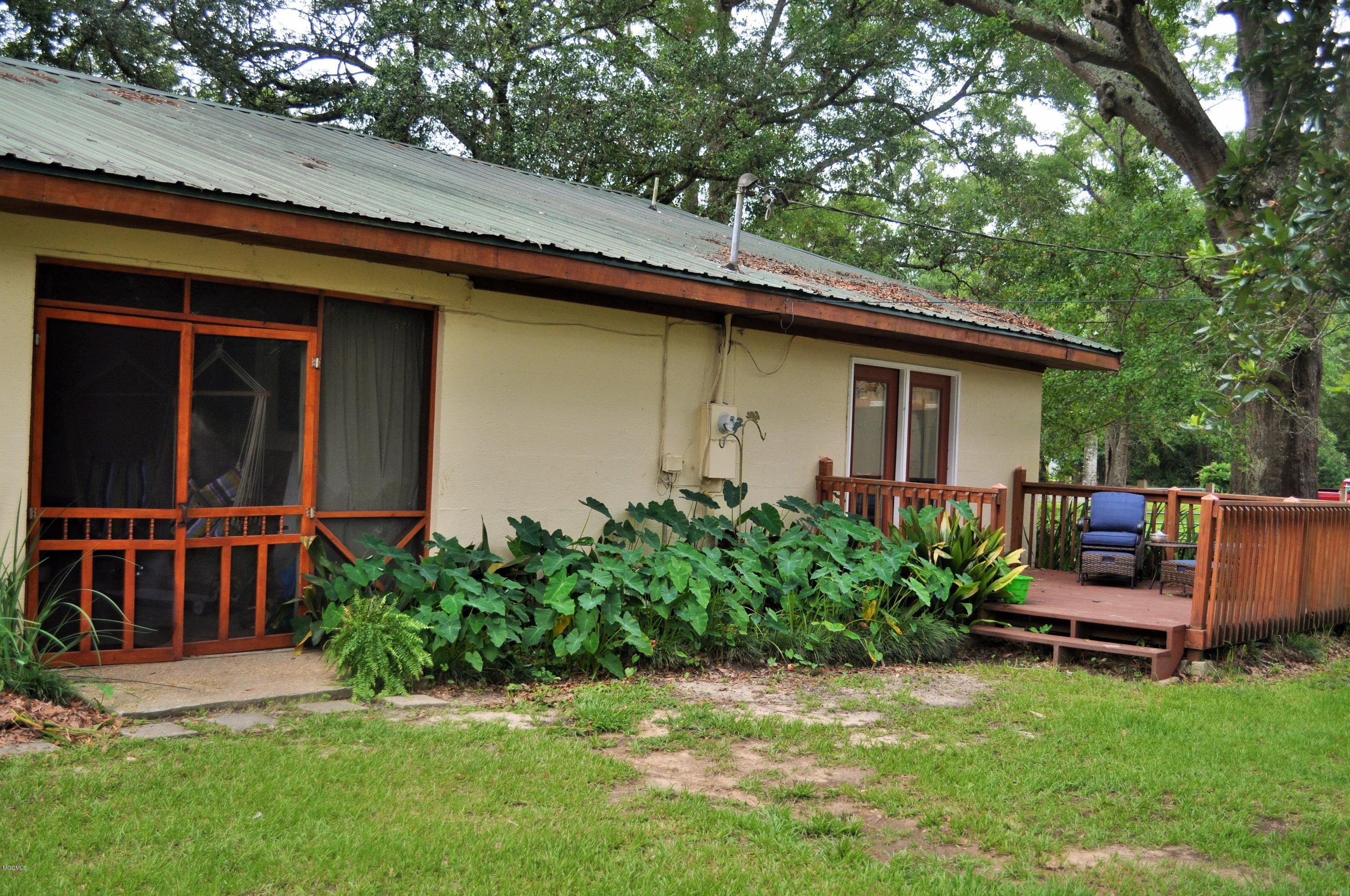 6301 Tolar Road Moss Point, MS 39562 - Photo 6 of 44 DSC_0779 (2)