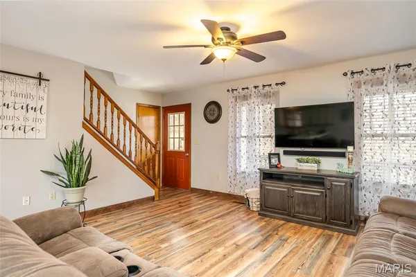 $389,900 | 480 Lone Pine Lane, St. Clair, MO 63077