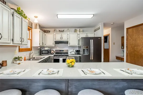 $389,900 | 480 Lone Pine Lane, St. Clair, MO 63077