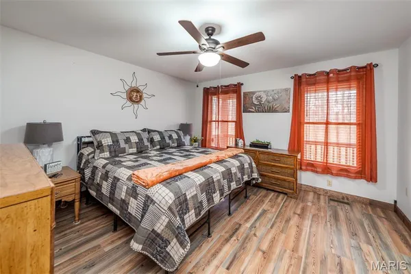 $389,900 | 480 Lone Pine Lane, St. Clair, MO 63077