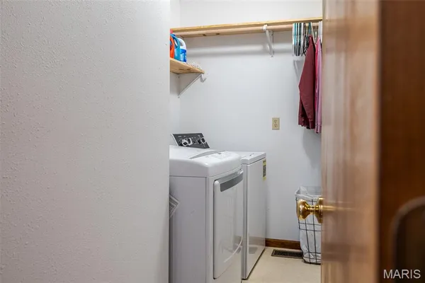 $389,900 | 480 Lone Pine Lane, St. Clair, MO 63077