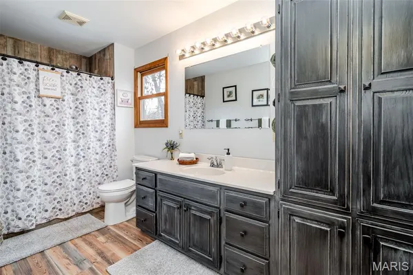 $389,900 | 480 Lone Pine Lane, St. Clair, MO 63077