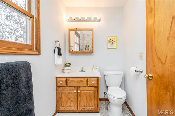 $389,900 | 480 Lone Pine Lane, St. Clair, MO 63077