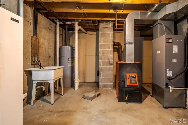 $389,900 | 480 Lone Pine Lane, St. Clair, MO 63077