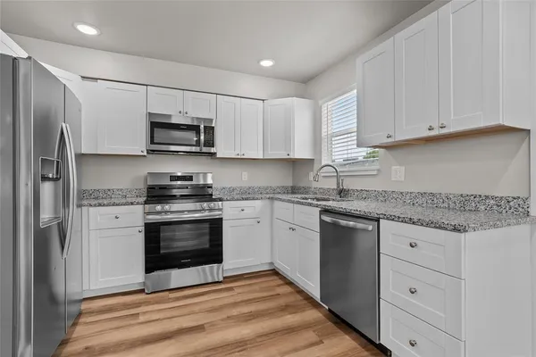 $1,900 | 1058 East Reno Road, Azle, TX 76020