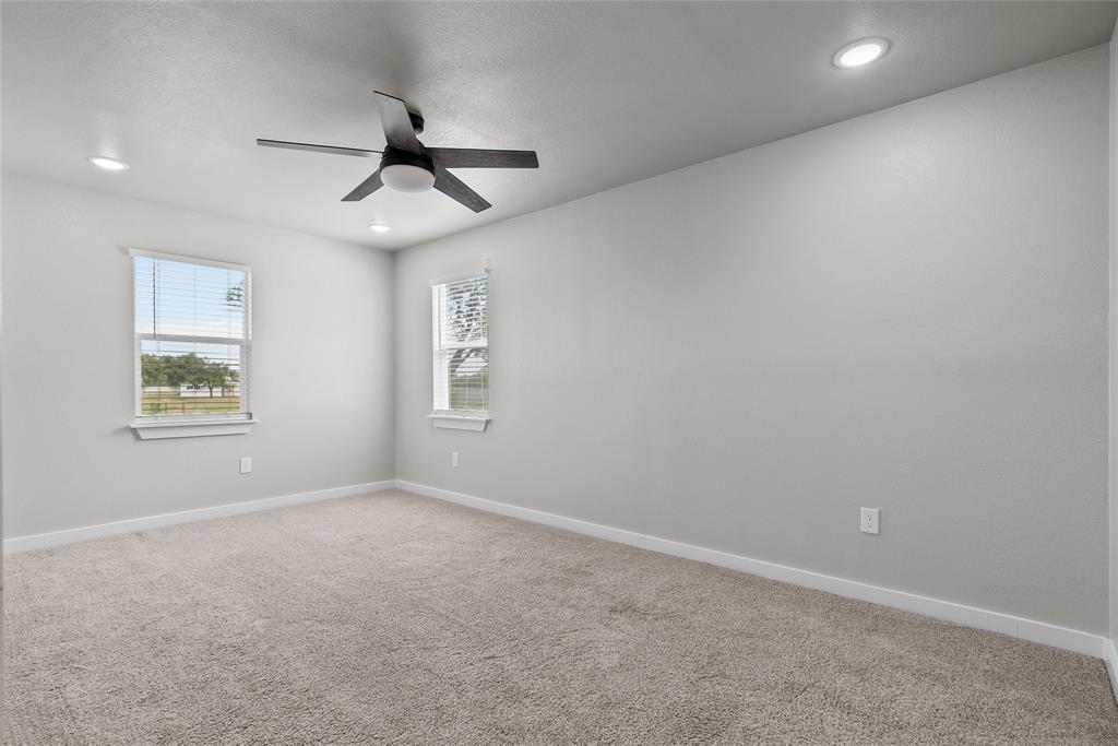 1058 East Reno Road Azle, TX 76020 - Photo 16 of 21 Bedroom 3