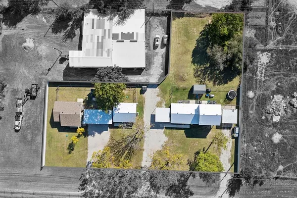 $1,900 | 1058 East Reno Road, Azle, TX 76020