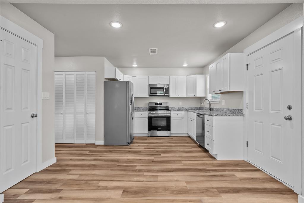 1058 East Reno Road Azle, TX 76020 - Photo 10 of 21