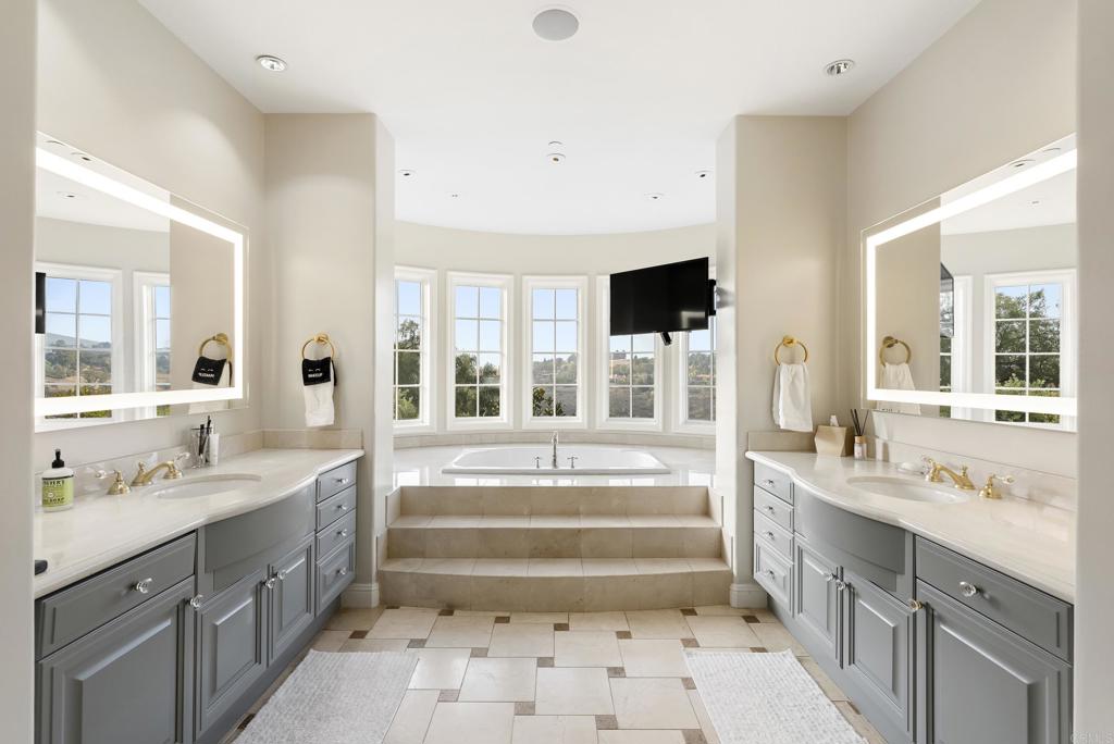 6152 Avenida Del Duque Rancho Santa Fe, CA 92091 - Photo 15 of 32