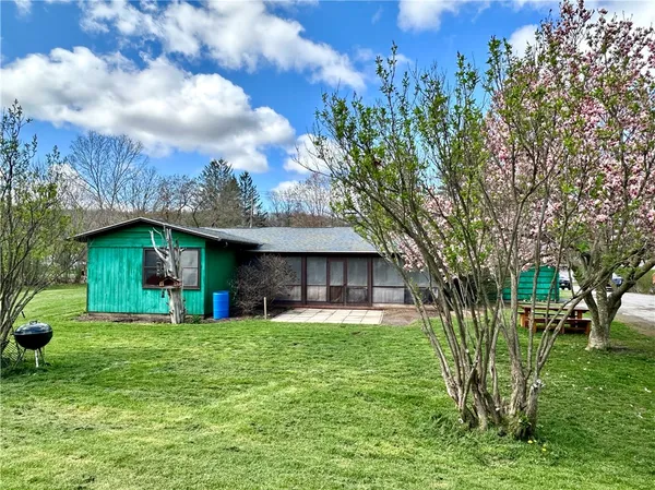 $264,900 | 8 Cohocton Street, Naples, NY 14512