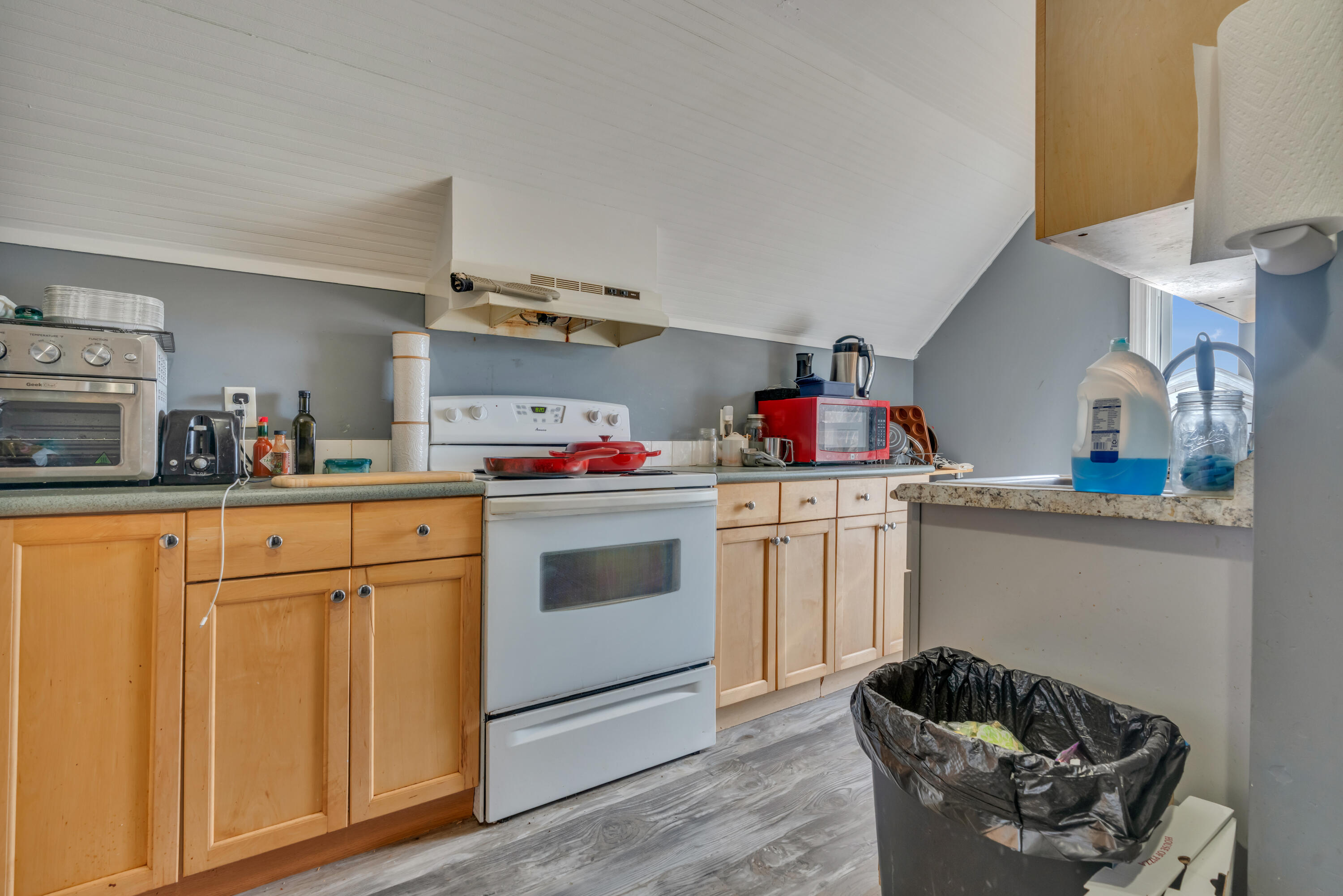 87 High Street Saco, ME 04072 - Photo 19 of 31 19