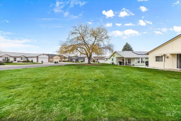 $269,900 | 338 West Birmingham Drive, Nampa, ID 83651
