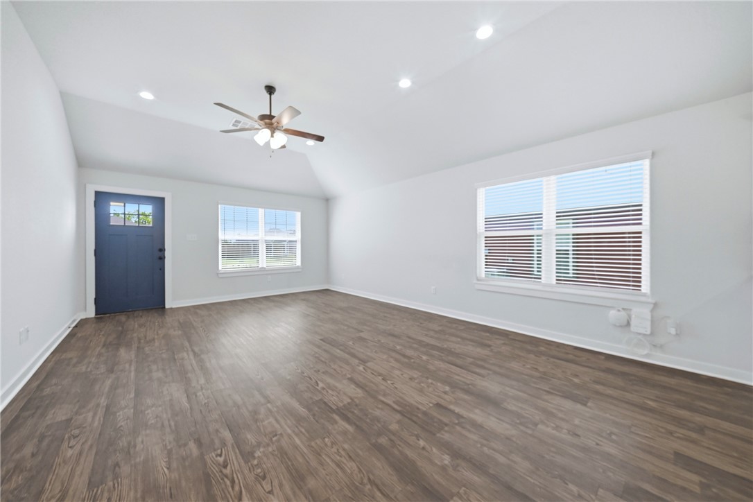 1920 Basil Court Bryan, TX 77801 - Photo 10 of 28 Gallery Image 10