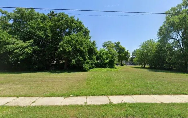 $25,000 | 6205 13th Avenue, Kenosha, WI 53143