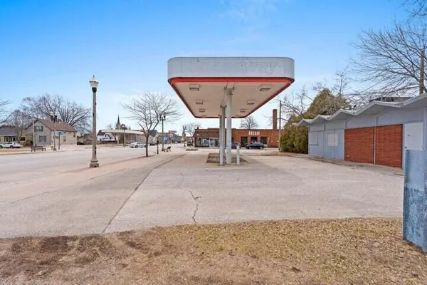 $84,900 | 2106 Washington Street, Two Rivers, WI 54241