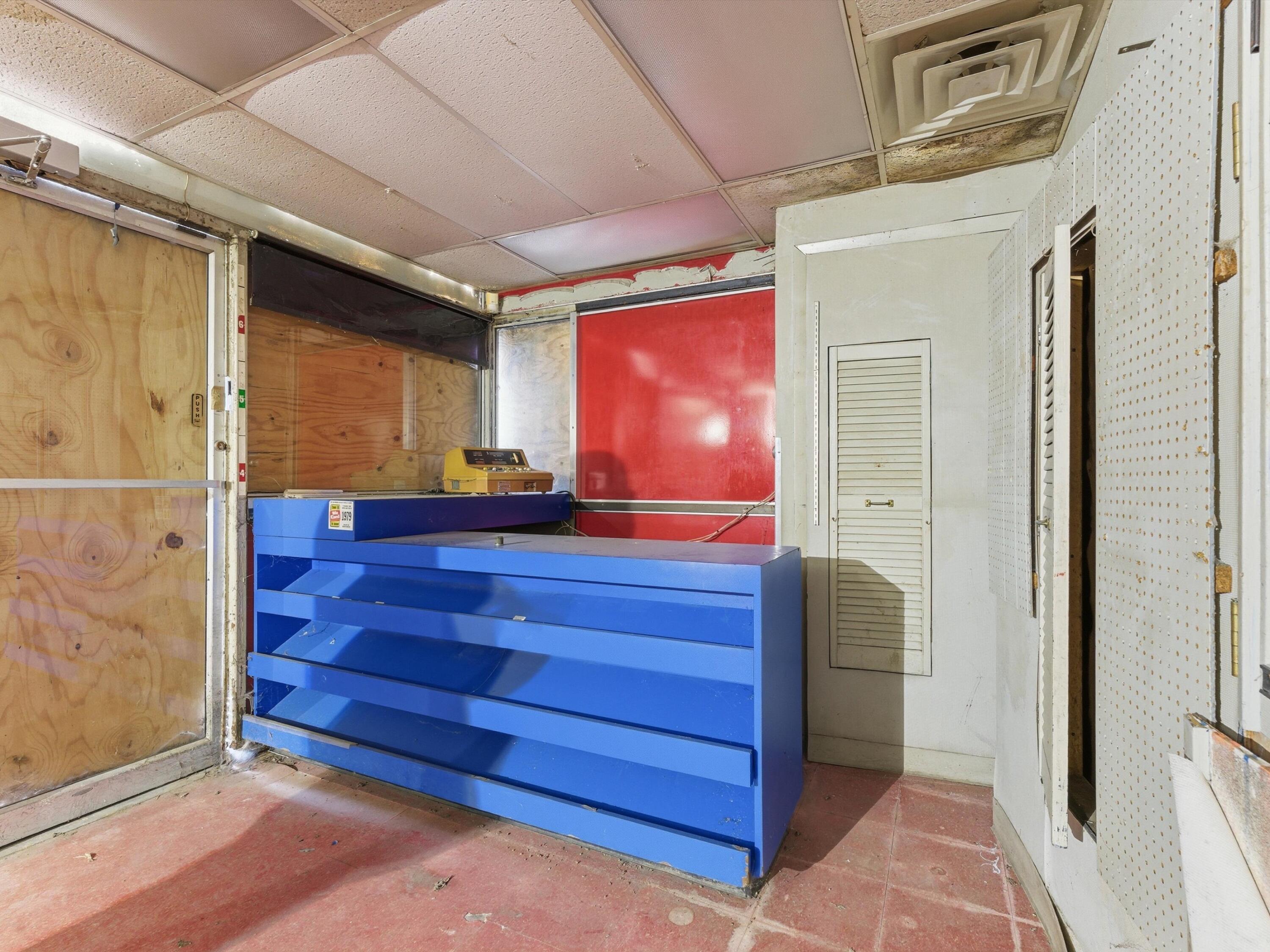 2106 Washington Street Two Rivers, WI 54241 - Photo 11 of 13 3-2621381_08800