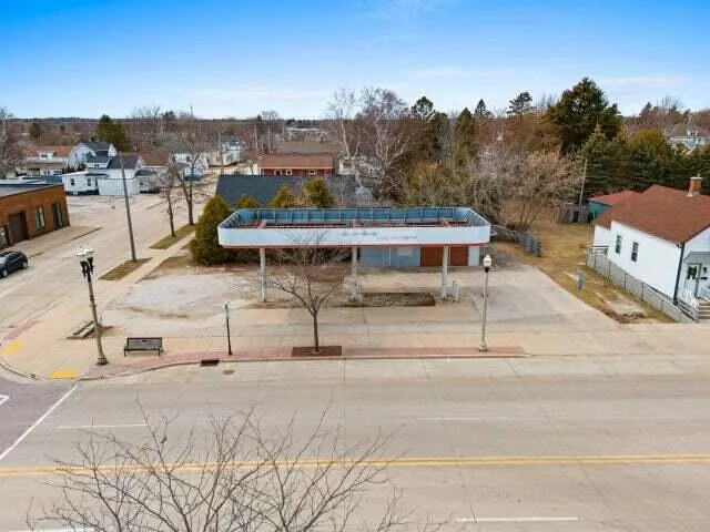 $84,900 | 2106 Washington Street, Two Rivers, WI 54241