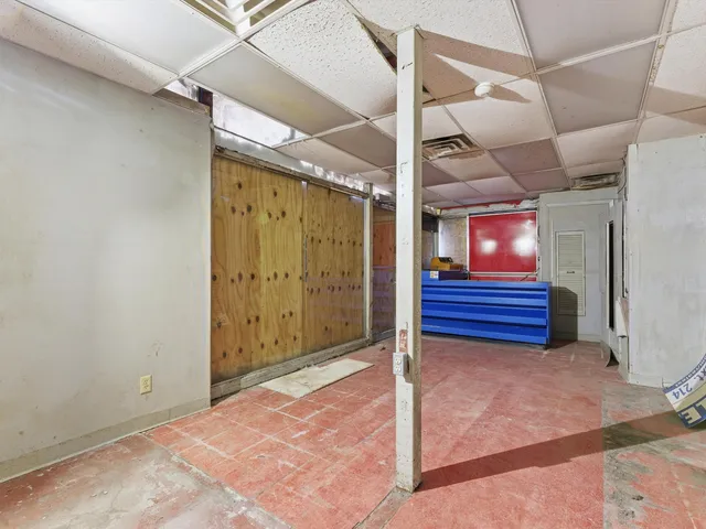 $84,900 | 2106 Washington Street, Two Rivers, WI 54241