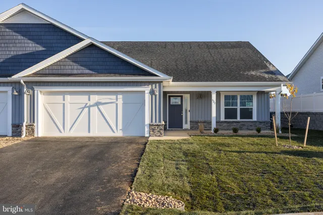 a house view with a outdoor space