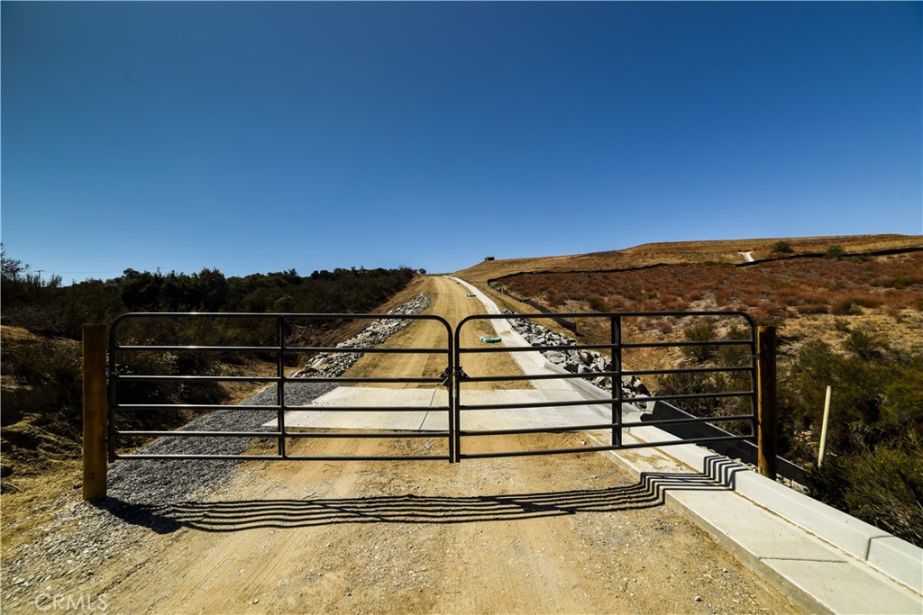40495 East Benton Road Temecula, CA 92592 - Photo 19 of 45 a view of a balcony with staircase