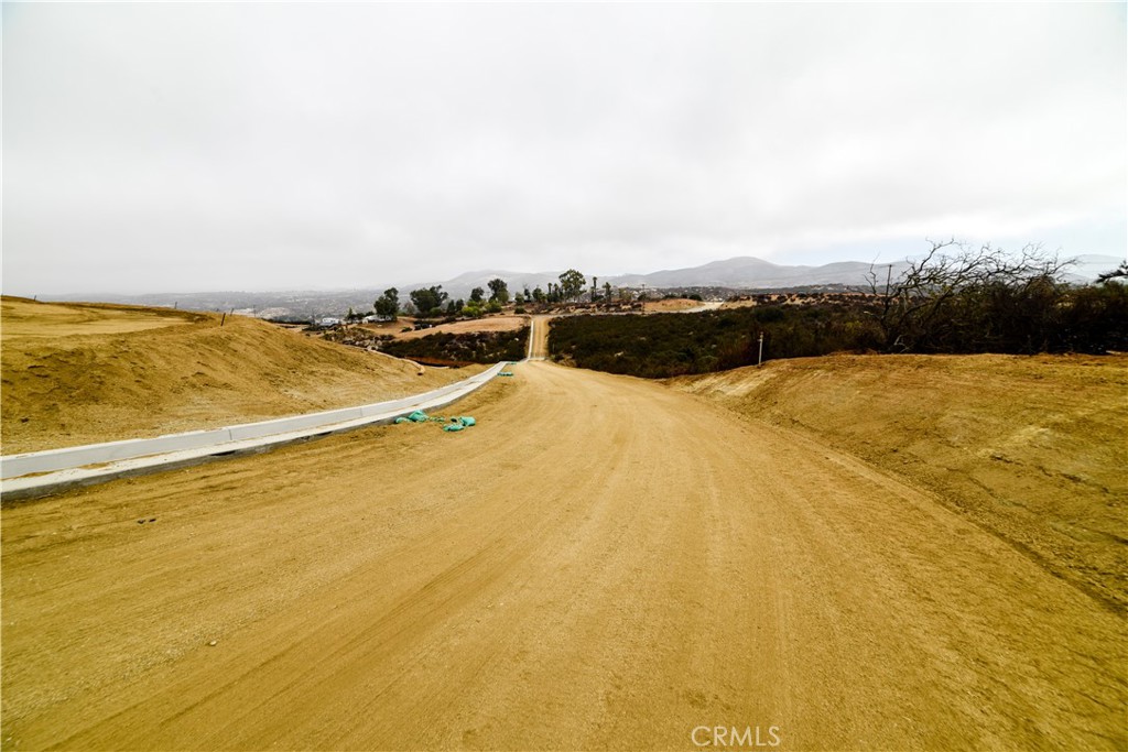 40495 East Benton Road Temecula, CA 92592 - Photo 21 of 45 a view of an ocean and beach