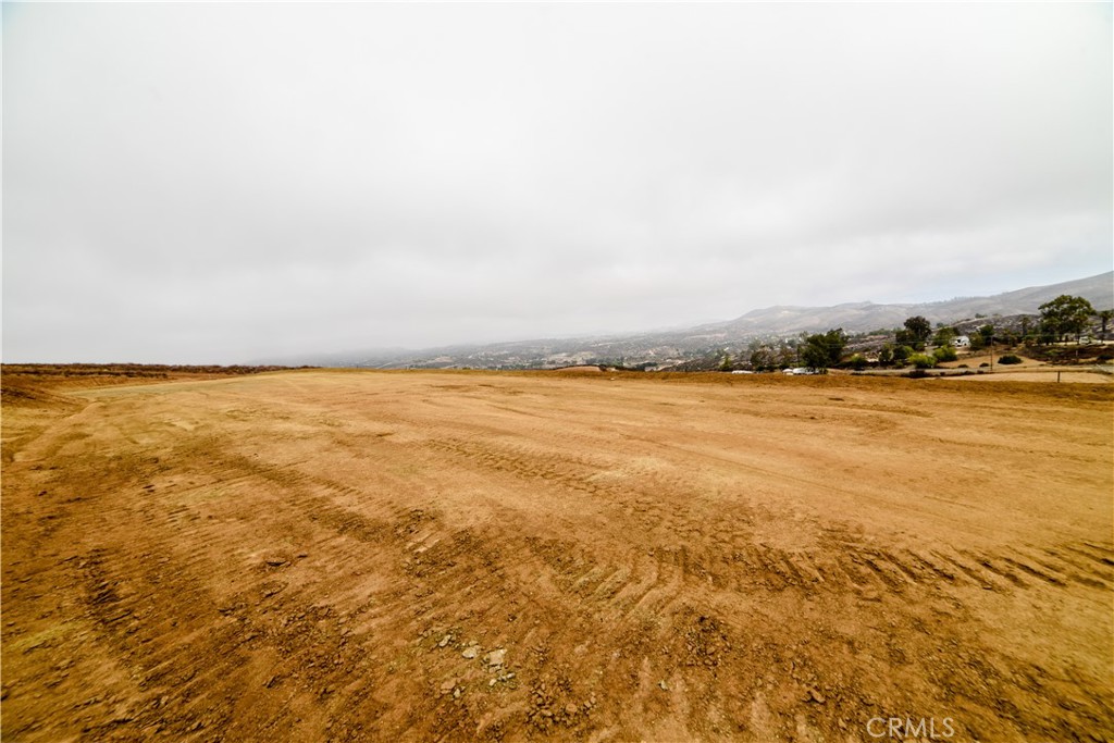 40495 East Benton Road Temecula, CA 92592 - Photo 25 of 45 a view of an ocean and beach