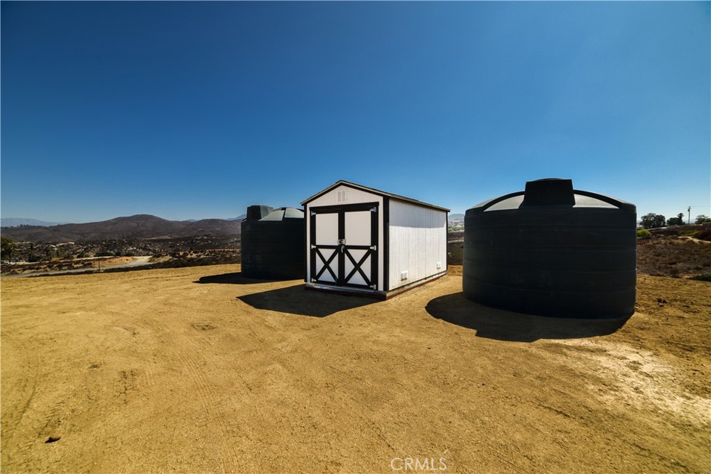 40495 East Benton Road Temecula, CA 92592 - Photo 41 of 45 a view of a terrace