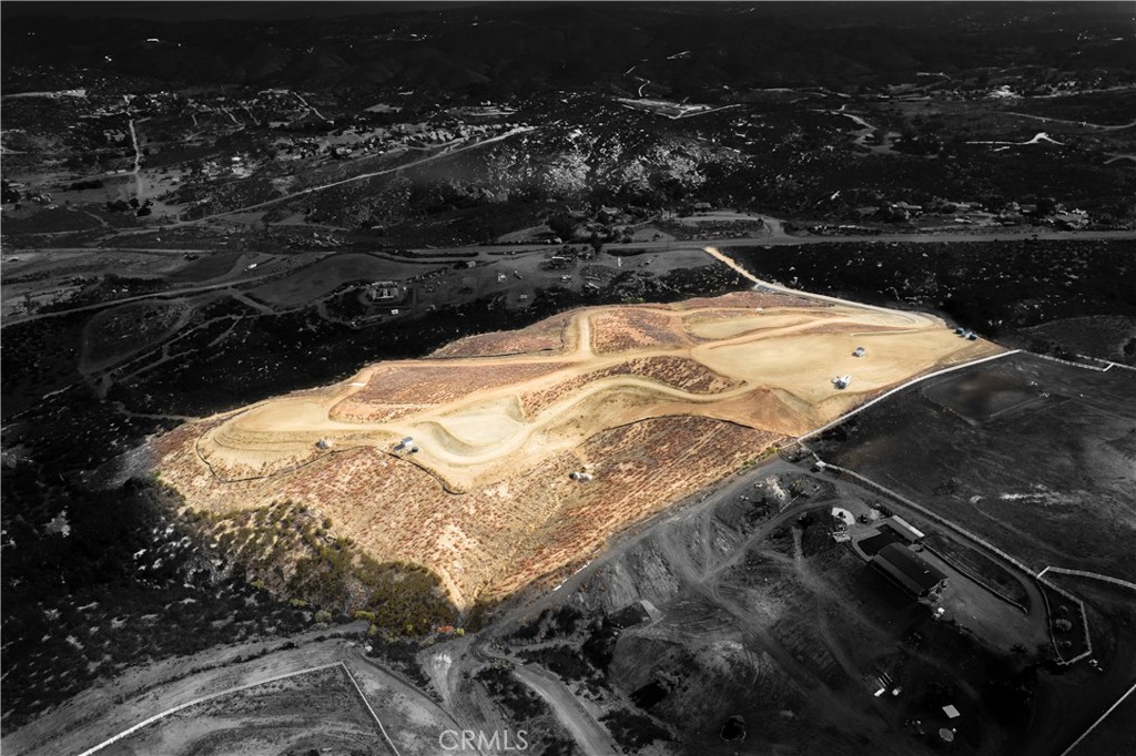 40495 East Benton Road Temecula, CA 92592 - Photo 5 of 45