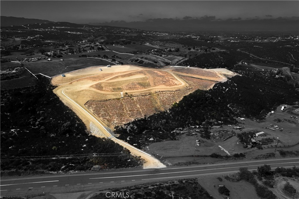 40495 East Benton Road Temecula, CA 92592 - Photo 6 of 45 a view of swimming pool from a yard