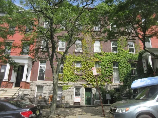 $2,400 | 100 Bowen Street, Unit 3W, Providence, RI 02906