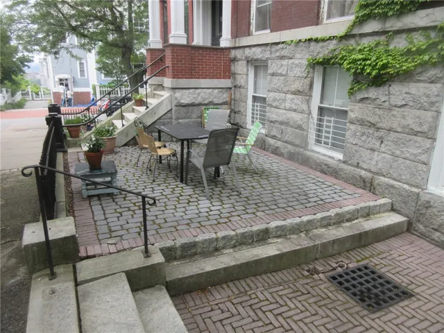 $2,400 | 100 Bowen Street, Unit 3W, Providence, RI 02906