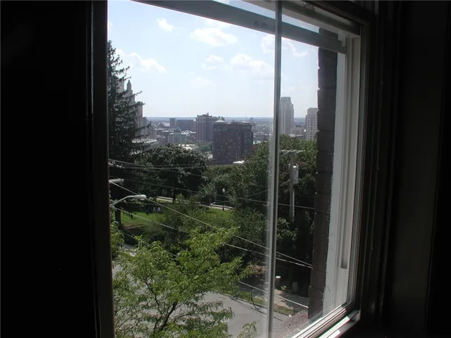 $2,400 | 100 Bowen Street, Unit 3W, Providence, RI 02906