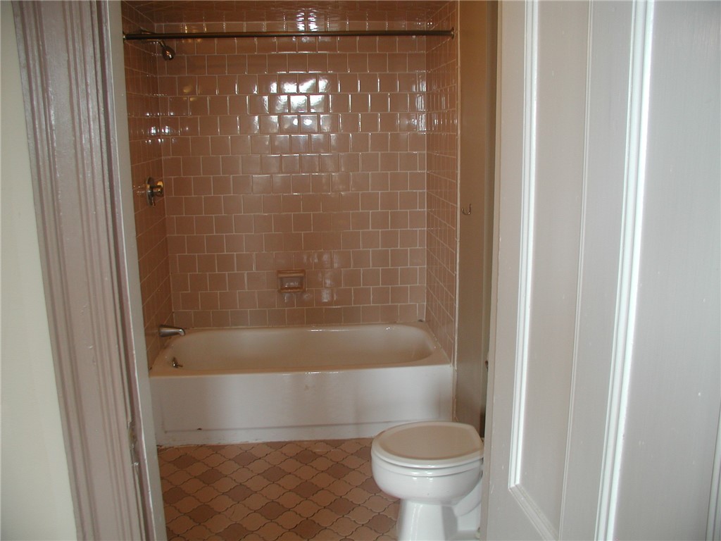 100 Bowen Street, Unit 3W Providence, RI 02906 - Photo 7 of 9 Bathroom