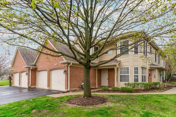 $299,900 | 520 Palm Court, Unit B, Crystal Lake, IL 60014