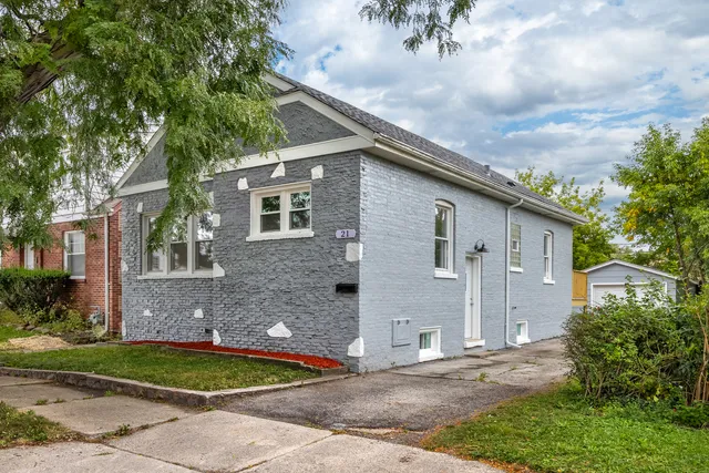 $234,900 | 21 East 140th Court, Riverdale, IL 60827