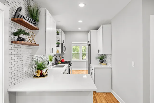 $234,900 | 21 East 140th Court, Riverdale, IL 60827