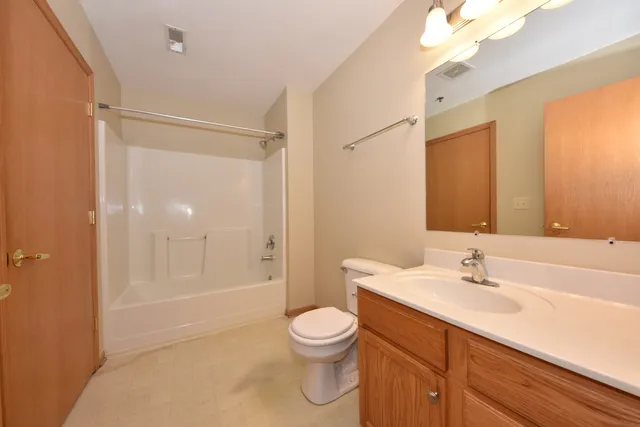 $160,000 | 3243 South 92nd Street, Unit 111, Milwaukee, WI 53227