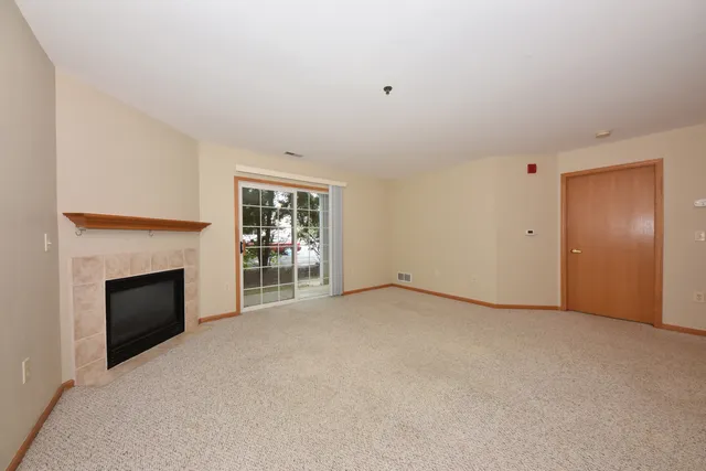 $160,000 | 3243 South 92nd Street, Unit 111, Milwaukee, WI 53227