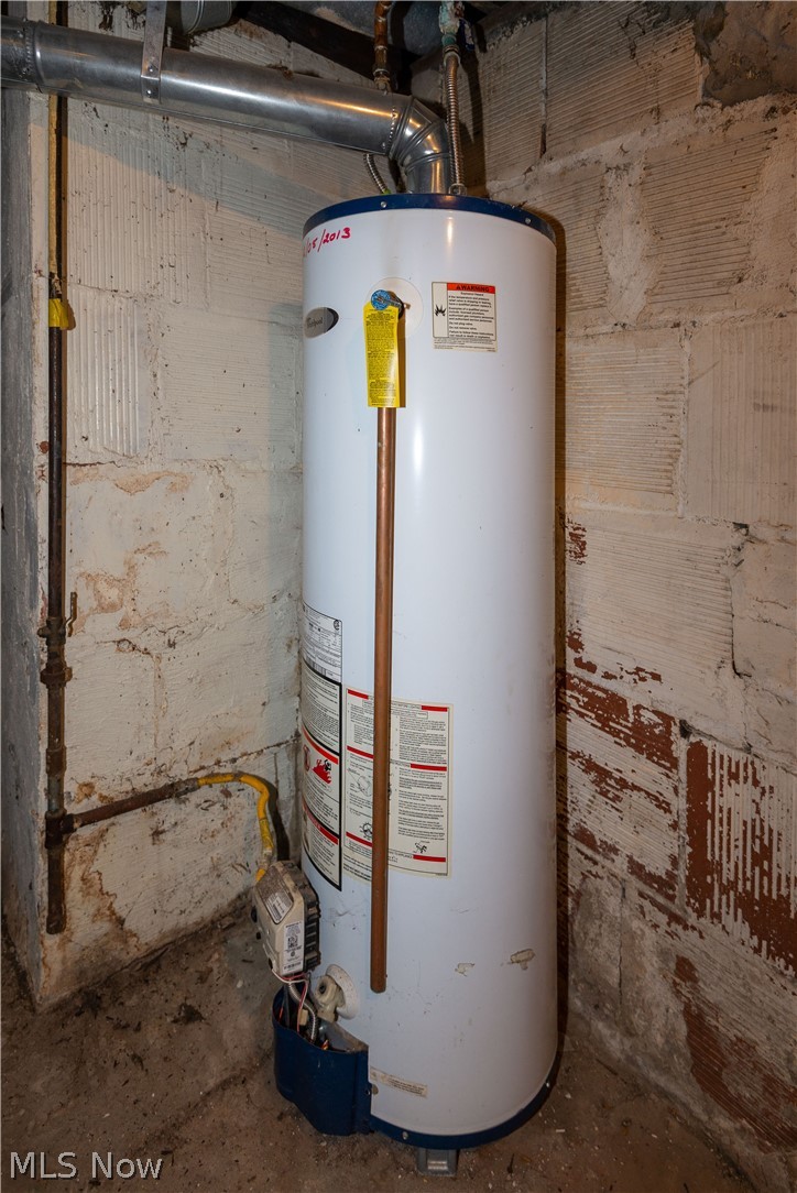 3466 Marsh Road Stow, OH 44224 - Photo 25 of 35 Hot water tank