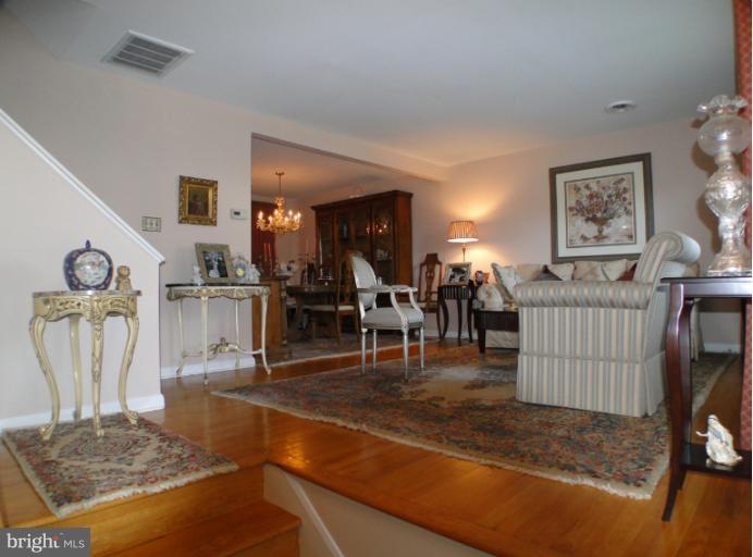 8404 Coco Road Rosedale, MD 21237 - Photo 5 of 17 Living Room