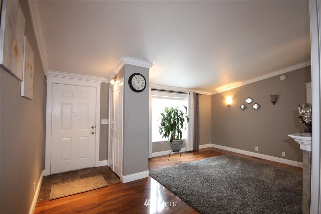 6169 Shamrock Road Maple Falls, WA 98266 - Photo 2 of 25 Gallery Image 2